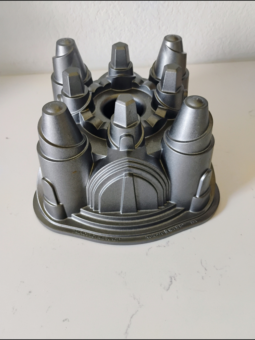Nordic Ware Palace Royale Bundt Cake Mold 10 Cup Sand Castle